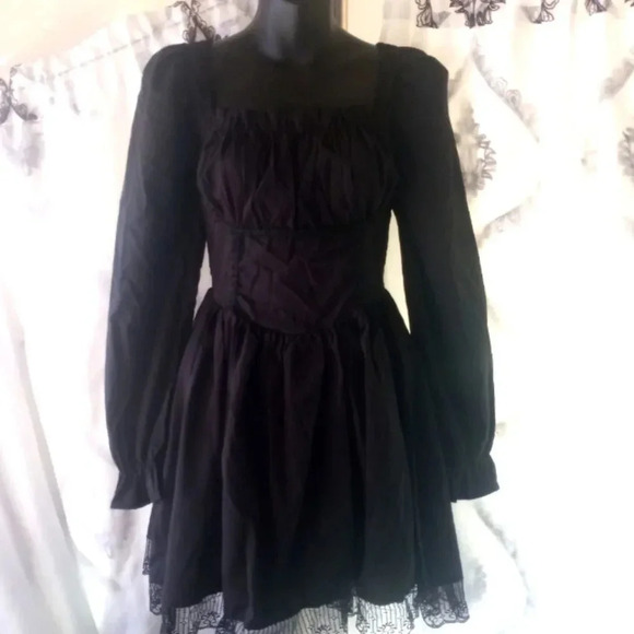 *Beautiful dress size large ( box  J ) - Picture 2 of 5